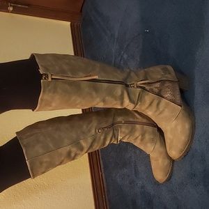 Muk Luks boots w/ 2.5" heals